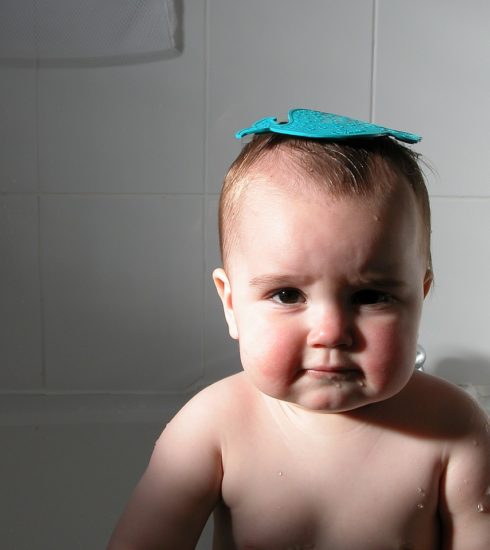 Bath Baby Cute Wash Washing  - Scozzy / Pixabay