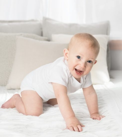 Child Baby Minimalist Cute  - henleydesignstudio / Pixabay