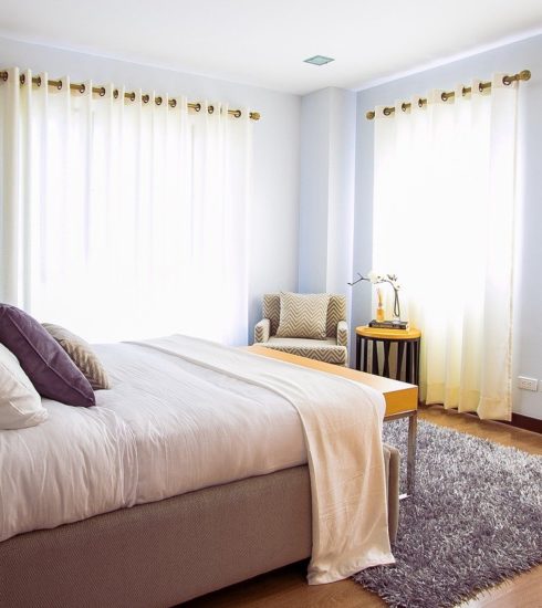Bed Bedroom Carpet Curtains  - Pexels / Pixabay