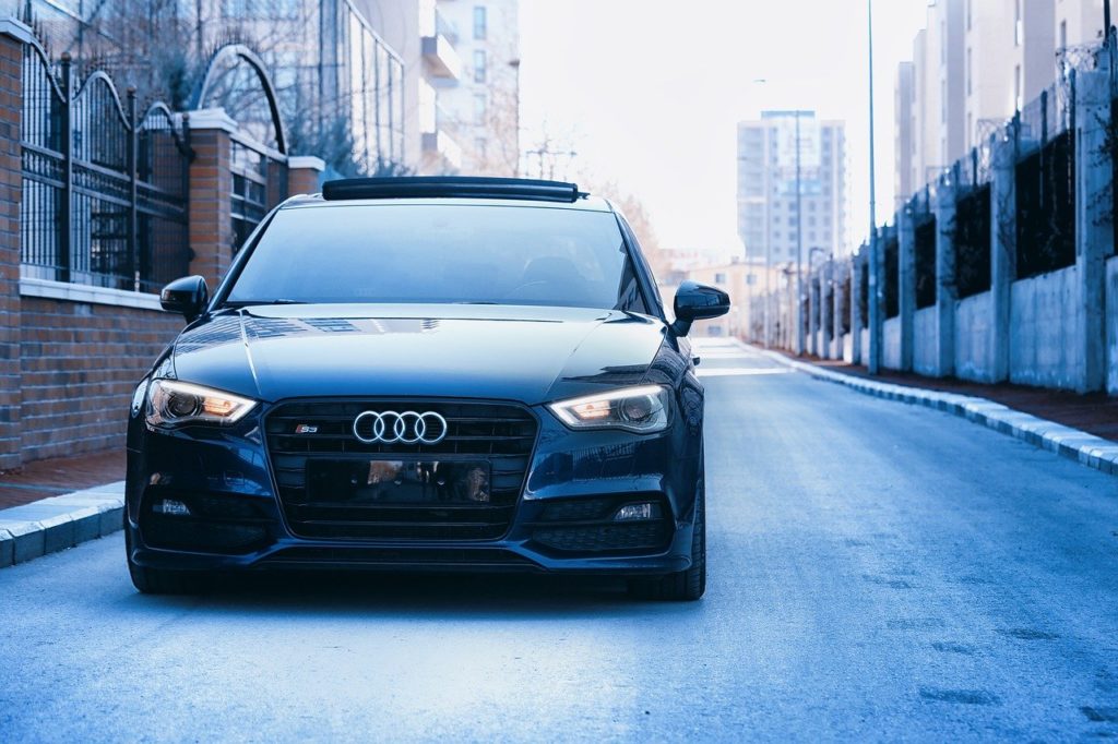 Car Audi Street Vehicle Road Auto - OlcayErtem / Pixabay