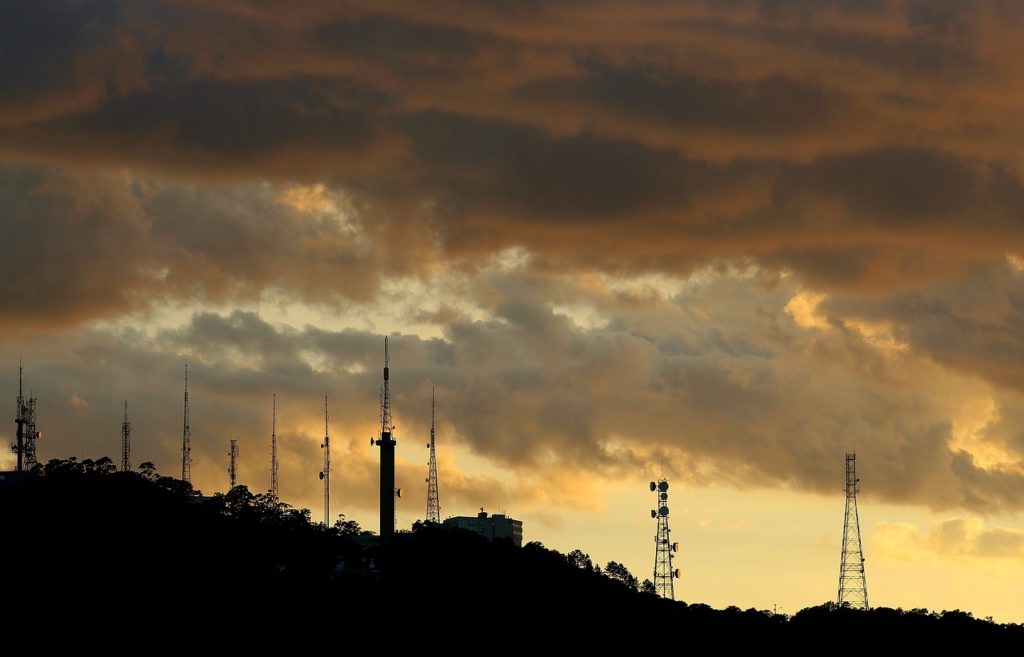 Clouds Sol Mountain Landscape - Fotos-GE / Pixabay