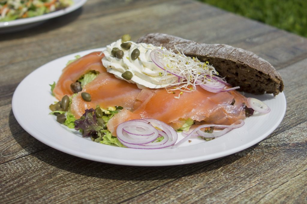 Salmon Fish Breakfast Food Board - OnzeCreativitijd / Pixabay