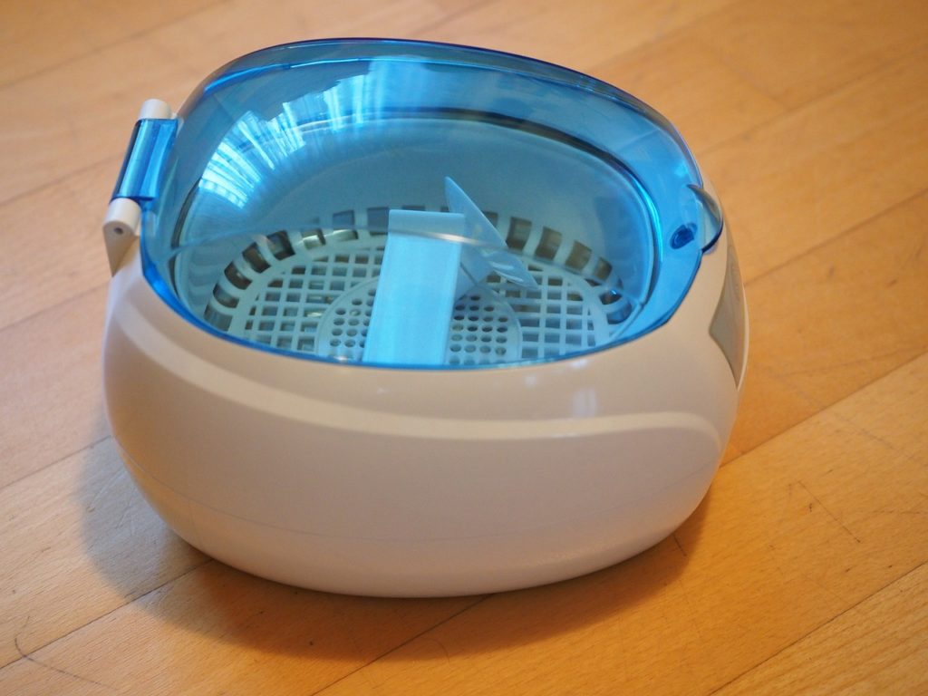 Ultrasonic Cleaner Devices - Hans / Pixabay